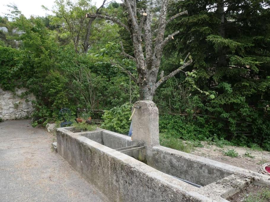 Montagne, Mer Et Verdon Séranon Exteriör bild