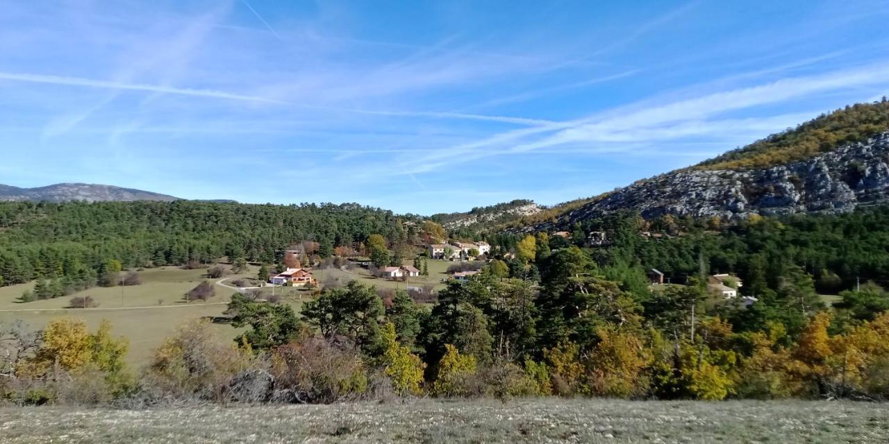 Montagne, Mer Et Verdon Séranon Exteriör bild