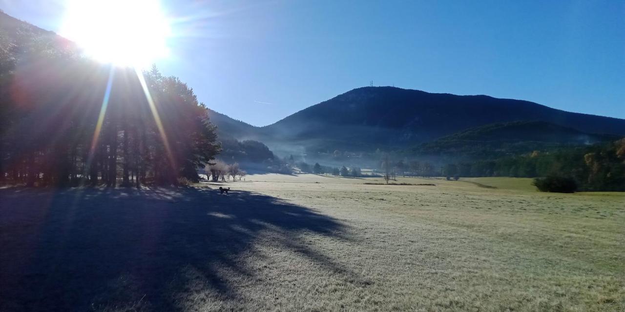 Montagne, Mer Et Verdon Séranon Exteriör bild